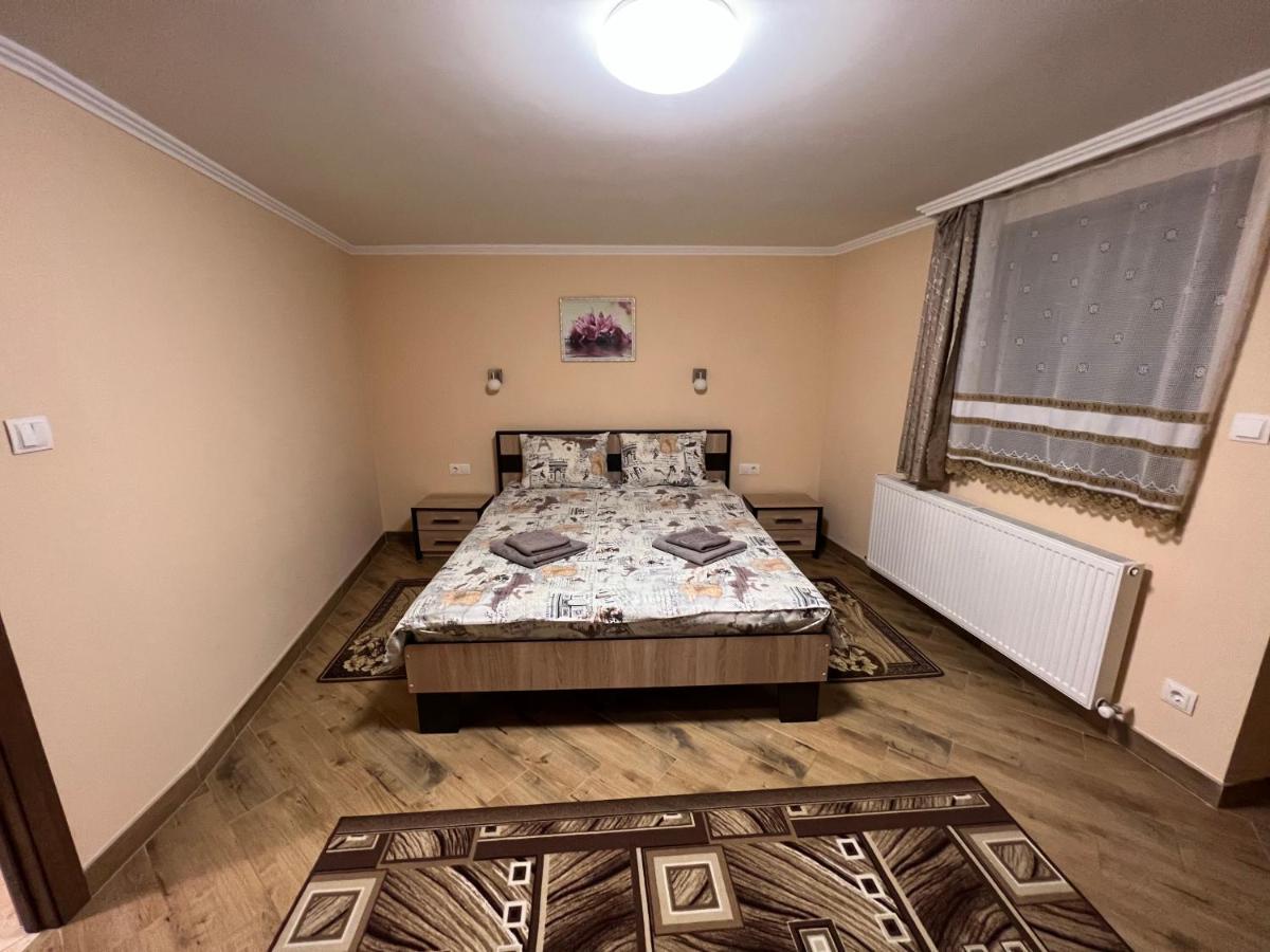 Villa Magda Berehove  Buitenkant foto